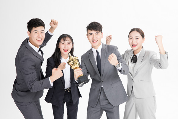 全面薪酬戰(zhàn)略實(shí)施：提升員工滿意度，提升企業(yè)績效