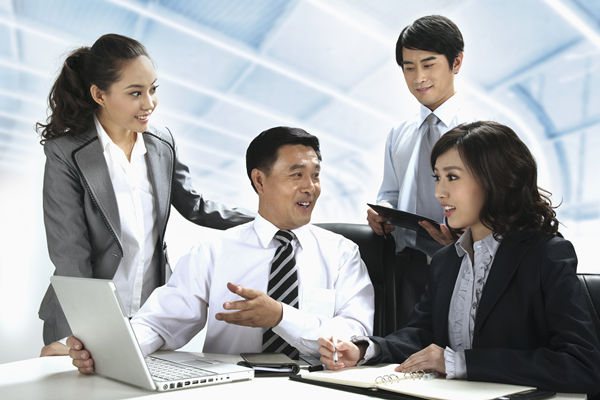 薪酬體系設(shè)計(jì)：根據(jù)企業(yè)戰(zhàn)略，設(shè)計(jì)科學(xué)體系