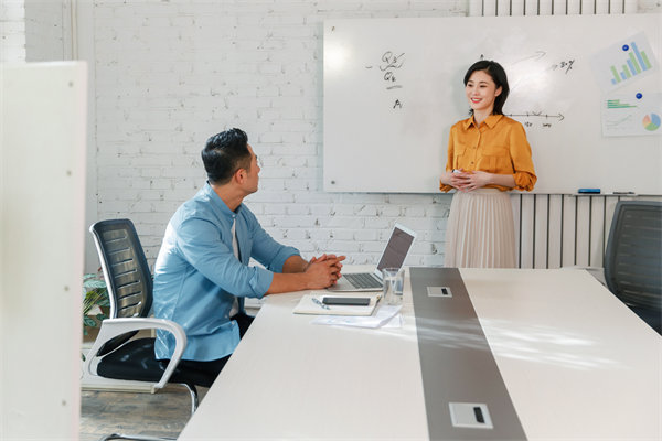社會(huì)責(zé)任與績效管理：承擔(dān)社會(huì)責(zé)任，提升企業(yè)形象