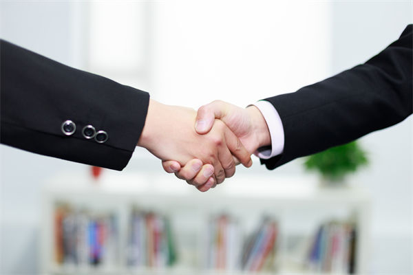 如何通過(guò)人力資源管理提升企業(yè)核心競(jìng)爭(zhēng)力？