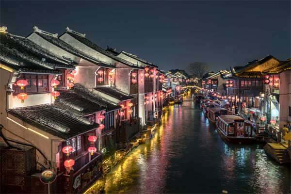 蘇州戰(zhàn)略咨詢公司如何為企業(yè)定制長遠(yuǎn)發(fā)展規(guī)劃？