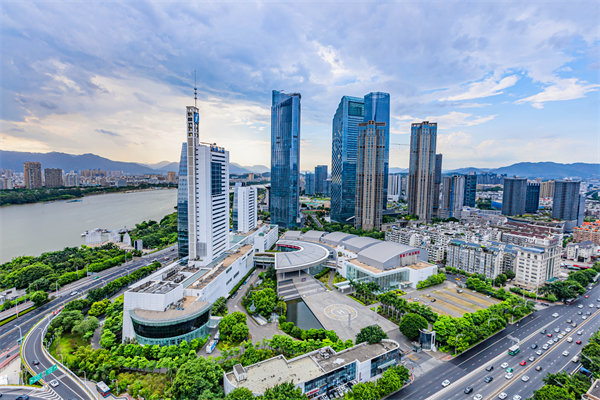 企業(yè)如何借助福州咨詢公司把握市場(chǎng)趨勢(shì)與機(jī)遇？