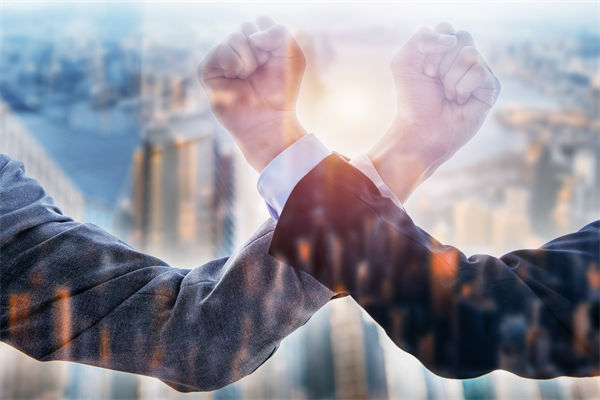 榮耀CEO承認(rèn)銷量非常困難，眾多企業(yè)的品牌戰(zhàn)略啟示